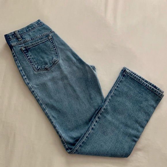 Maternity classic blue jeans with stretch belly. - Picture 2 of 3